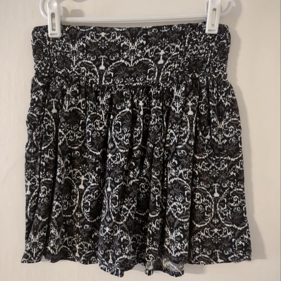 Vintage 90's Xhilaration Mini Skirt Artsy Boho Rayon Bohemian Floral Pockets XS - Picture 1 of 6